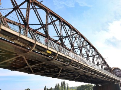 vanilla-bridge-czech-republic-iron